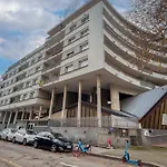 #He The Golden Escape Ile Verte Luminous Renovated